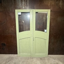 Alte Eingangstür massiv